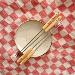 Vier fondue vorkjes met gravure